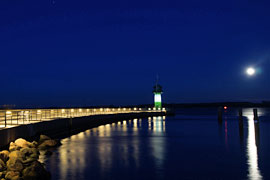 Fackelwanderung - Nordermole Travemünde bei Nacht