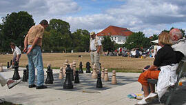 Schach im Brügmanngarten in Lübeck-Travemünde