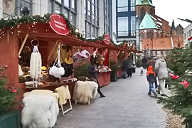 Weihnachtsmarkt auf dem Schrangen in Lübeck