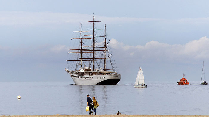 Der Großsegler Sea Cloud II beim Auslaufen vor Travemünde in der Lübecker Bucht © TraveMedia