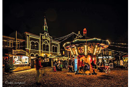 Weihnachtsmarkt in Oldenburg in Holstein © Edda Ramspeck