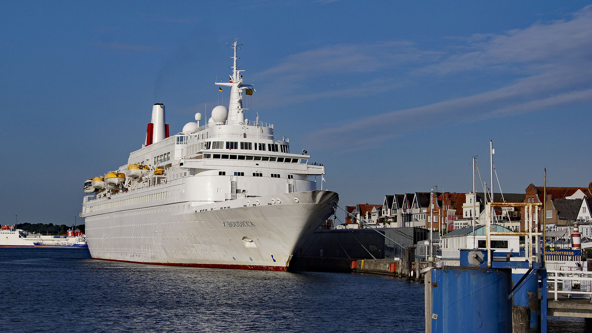 Die Boudicca am Kai in Travemünde © TraveMedia