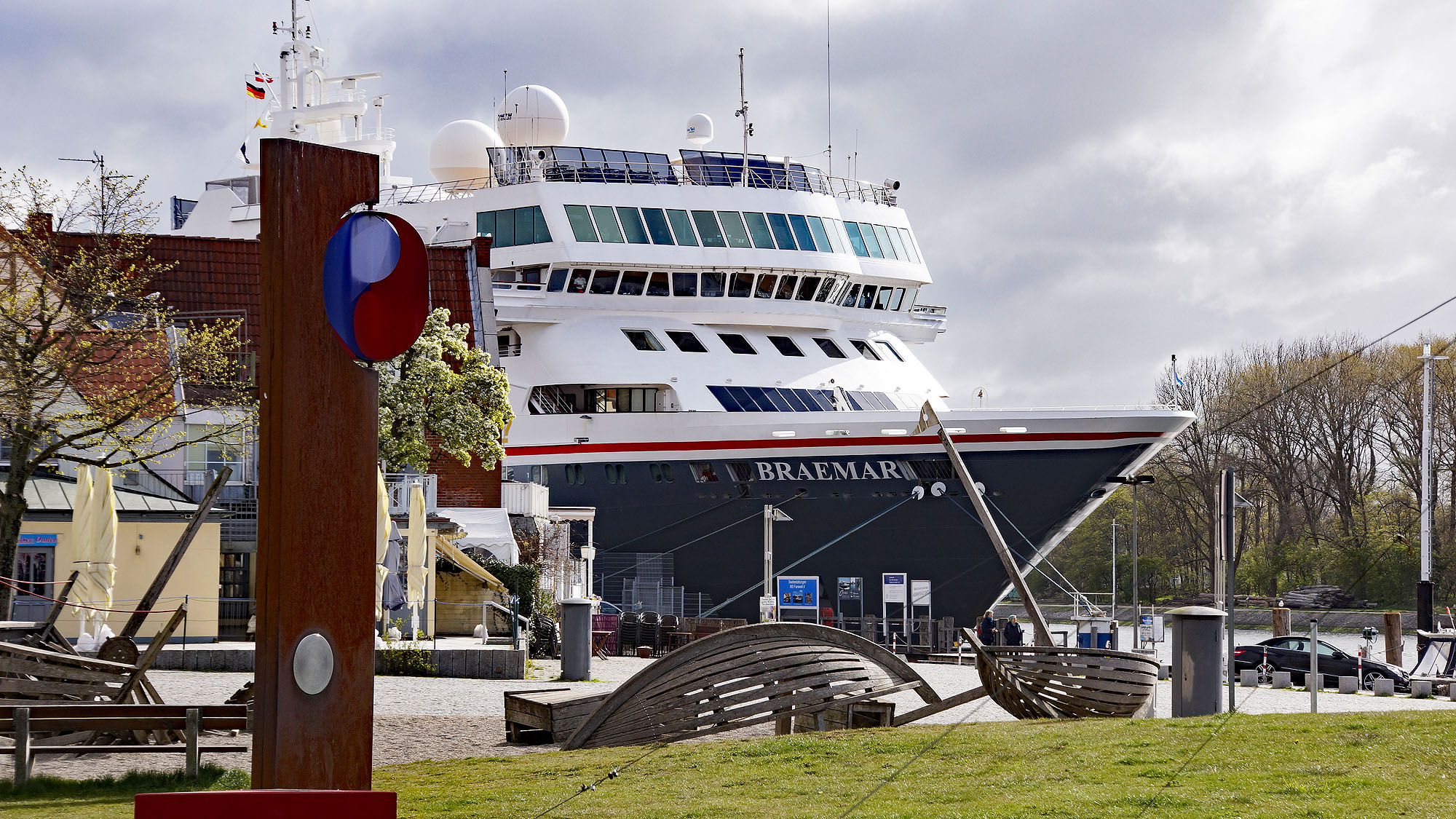 MS Braemar am Kai in Travemünde © TraveMedia