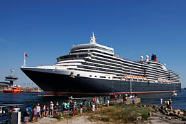 Queen Elizabeth in Travemünde © TraveMedia