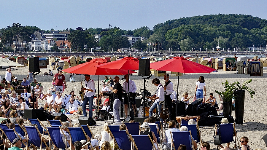 Max and Friends an den Strandterrassen in Travemünde © TraveMedia