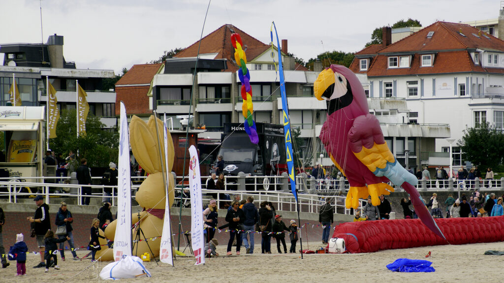 Vom Winde verweht – Travemünder Herbstdrachenfest 2021 © TraveMedia