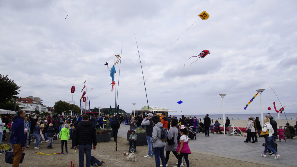 Vom Winde verweht – Travemünder Herbstdrachenfest 2021 © TraveMedia