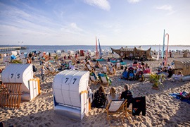 Musik im Strandkorb © www.luebecker-bucht-ostsee.de