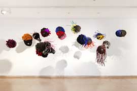 Ngozi Schommers „Akwete x Catalogue I“ © Sandra Eckefeldt