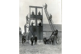 FFW Steigerübung Hochtorstraße um1910 © Bildquelle Veranstalter aus Huschens 2002, S. 72 