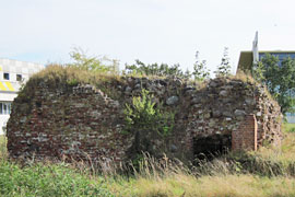 Burg Glambek – Burgtiefe auf Fehmarn © TraveMedia