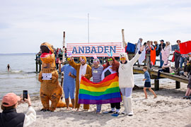 Anbaden Rettin 2023 © www.luebecker-bucht-ostsee.de