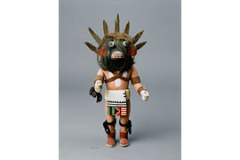 Figur des Menschenfresser-Katsina Tseeveyo der Hopi-Indianer, USA, Arizona, 20. Jh. © Sammlung Kulturen der Welt Lübeck