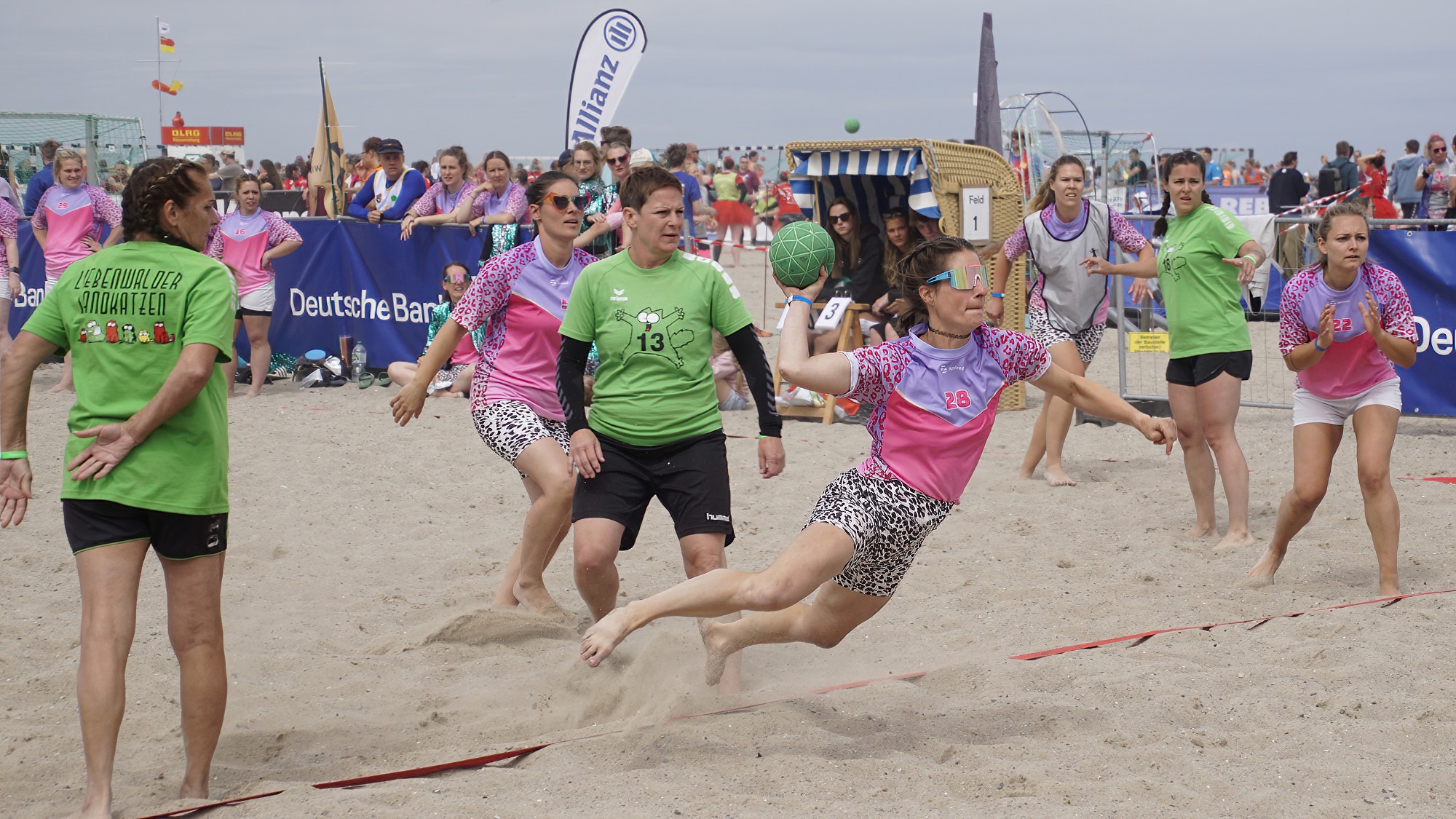 » Fotogalerie 2024 « » Fotogalerie 2023 « 20250705 23. Travemünder Beach-Handball-Cup 2025 © TraveMedia