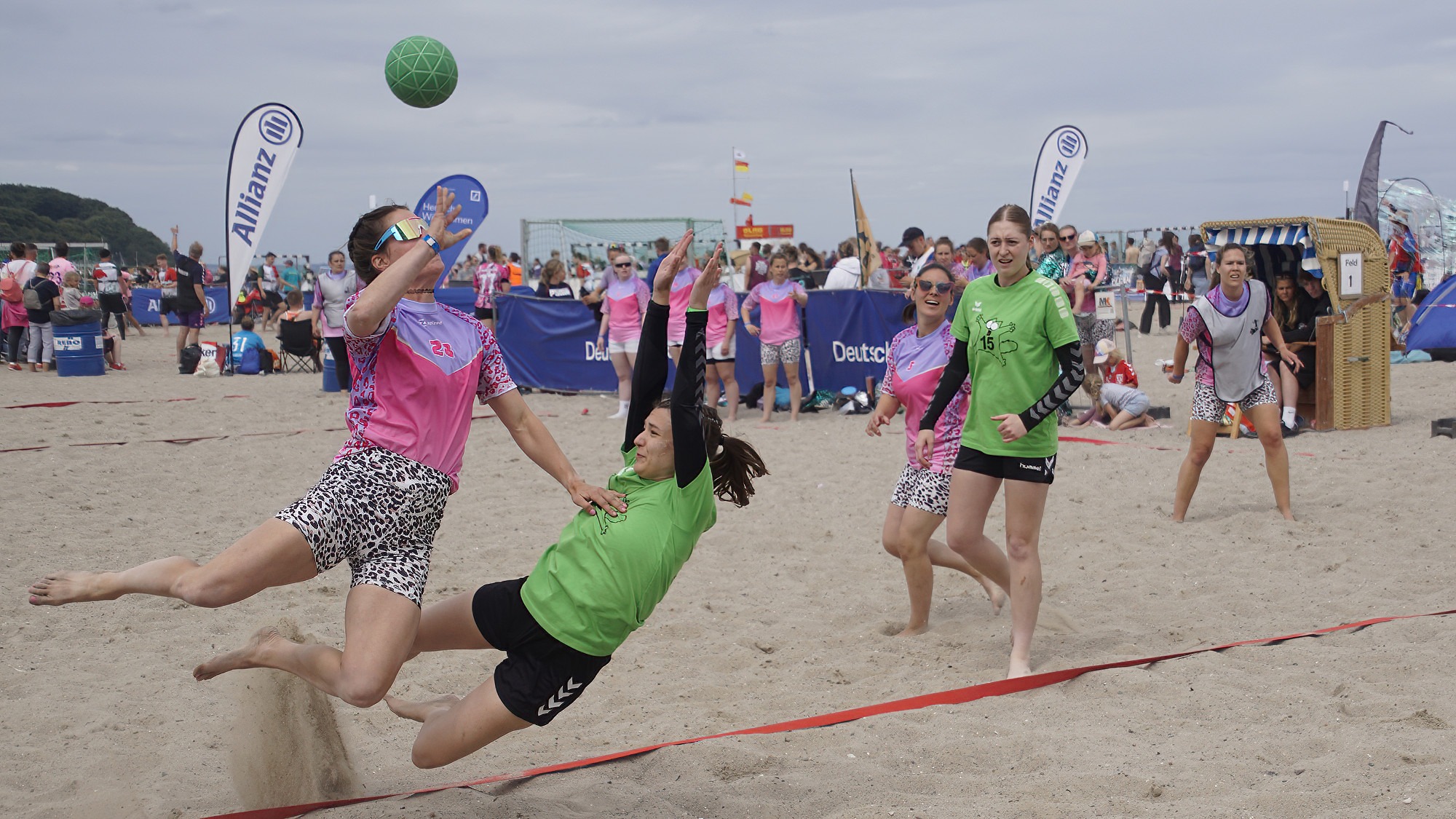 » Fotogalerie 2024 « » Fotogalerie 2023 « 20250705 23. Travemünder Beach-Handball-Cup 2025 © TraveMedia