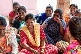 Pressefoto Vortrag Indien Frauen - Frauengruppe Chetana © Oikocredit
