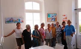 Ausstellerinnen und Mitglieder der Malschule Bosau © Tourist Info Plön