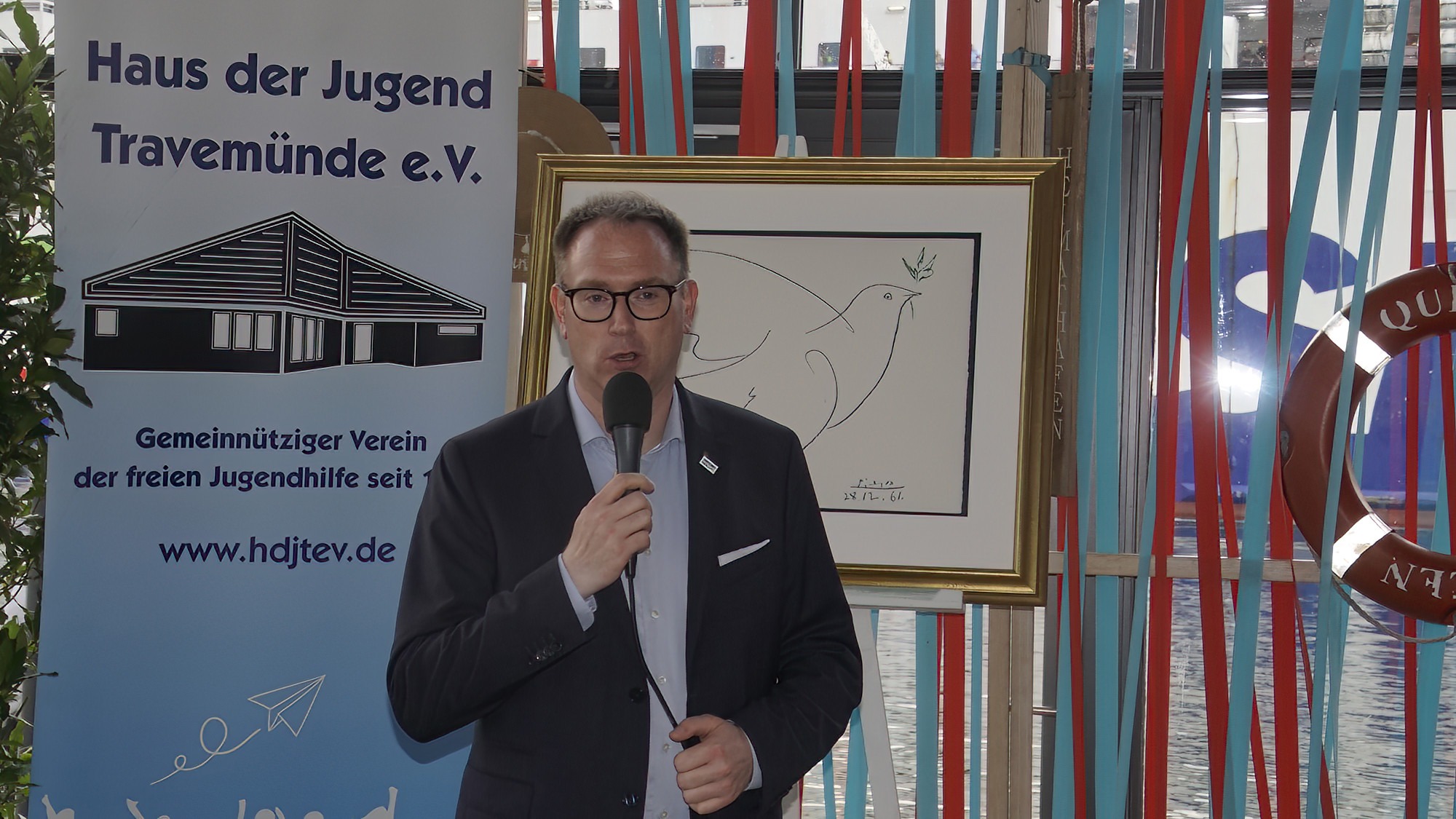 Neues aus Travemünde 18.07.2026 10 Infos über Travemünde-Lübeck und Umgebung 20260717 Kunst im Kreuzfahrtterminal zur Travemünder Woche 2026 © TraveMedia